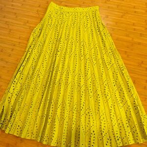 ❌SOLD❌Zara Pleated Maxi skirt